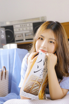 不时用俄语小声说真心话的邻桌艾莉在线观看